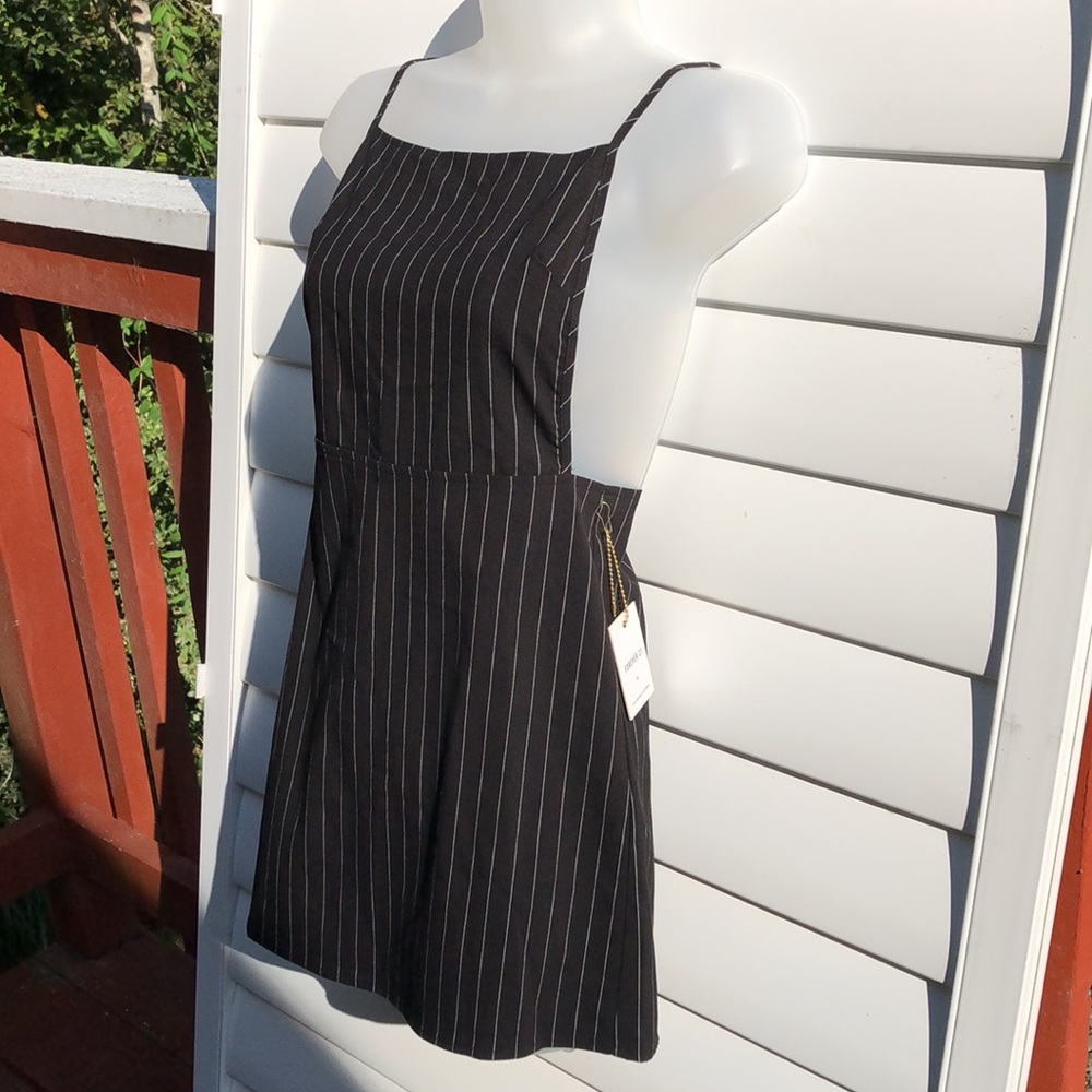 NWT FOREVER 21 pinstriped woven coverall mini dress - Picture 7 of 16